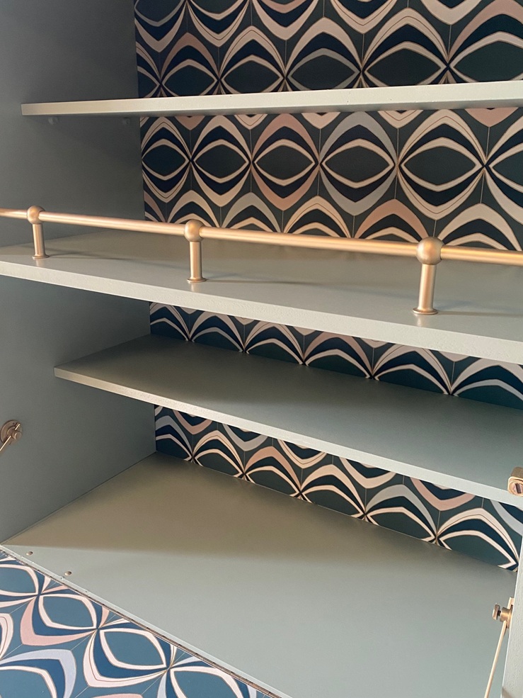 Secrétaire après barre_3x4